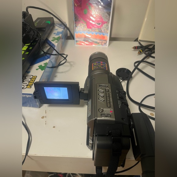JVC GR-SXM245U Camcorder Camera No Tasted With Charger And Bag , cover takes off - Picture 16 of 16